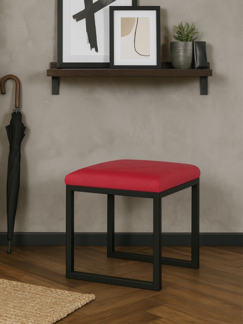 Loft-Hocker mit rotem Polsterbezug