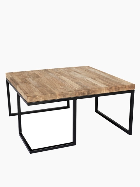 Tisch mit geölter Holzplatte