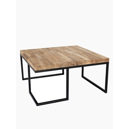 Tisch mit geölter Holzplatte