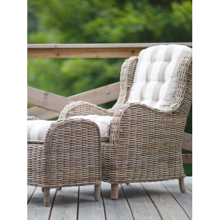 Rustykalny fotel rattanowy z podnóżkiem Costa