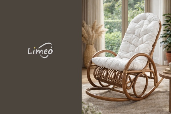 Hojdacie kreslo z prírodného ratanu v obývačke