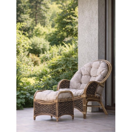 Stilvoller Rattansessel mit Fußhocker, Prestono