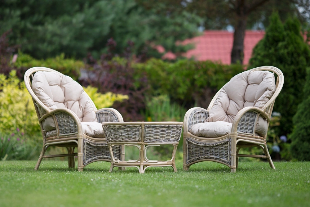 Rustikale Rattanmöbel, gebleicht