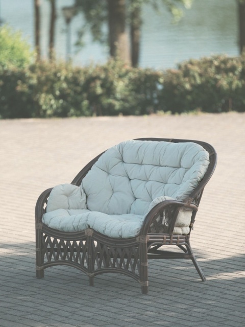 Bequeme Kissen für ein Rattansofa