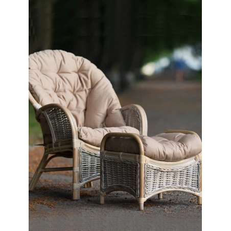 Fotel, mebel rattanowy Lirene z podnóżkiem