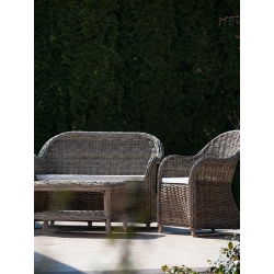 Graue Rattanmöbel für das Wohnzimmer, den Garten und die Terrasse