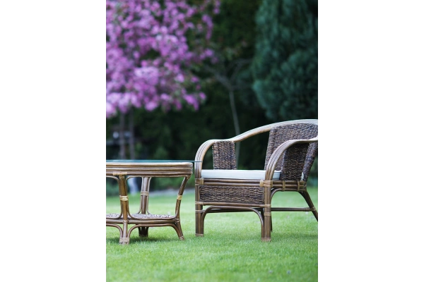 Rattanmöbel mit Abaca