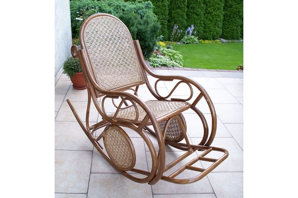 Schaukelsessel aus natürlichem Rattan