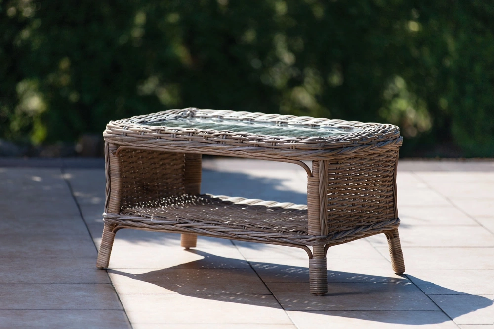 Stolik rattanowy, szary z szybą