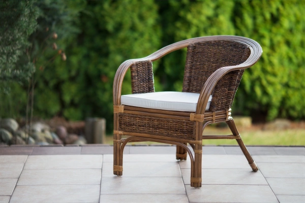 Rattan-Sessel Brendo mit grauem Sitzkissen