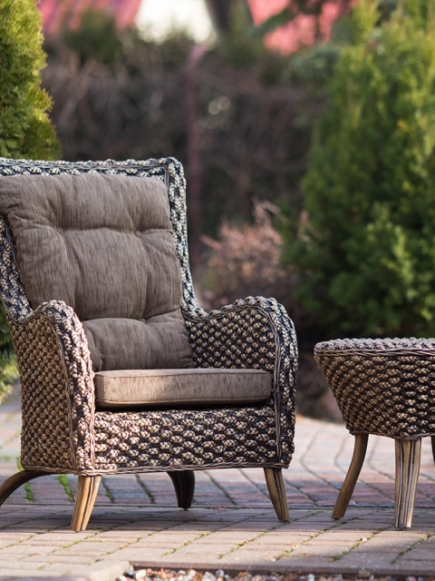 Stilvolles Rattanmöbel - Sessel mit Tisch Deron