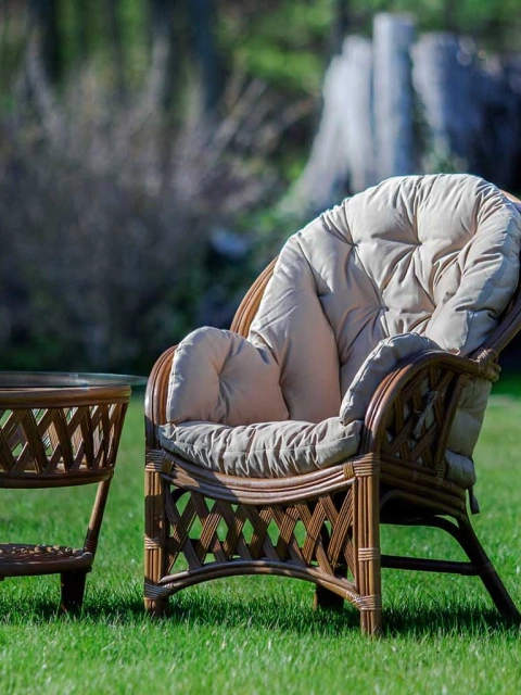 Nábytok z prírodného ratanu Miento