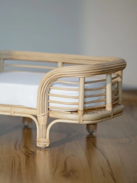 Ratanové ležadlo pre psa a mačku, prírodné