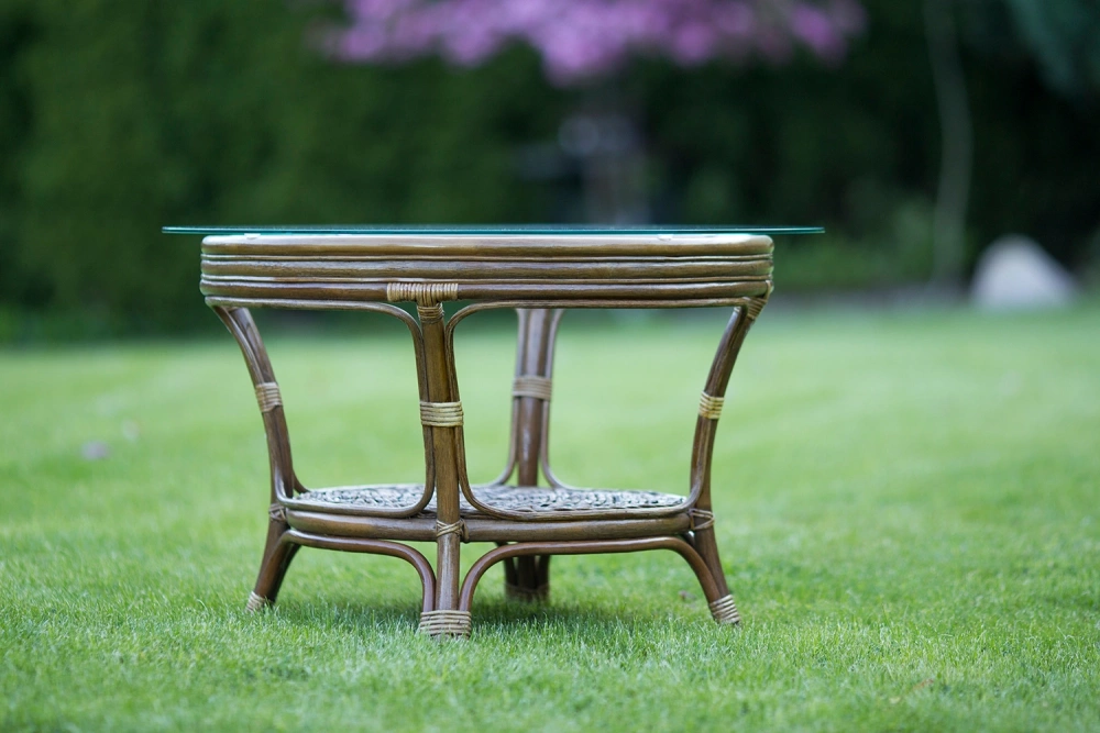 Runder Rattan Tisch mit Ablage