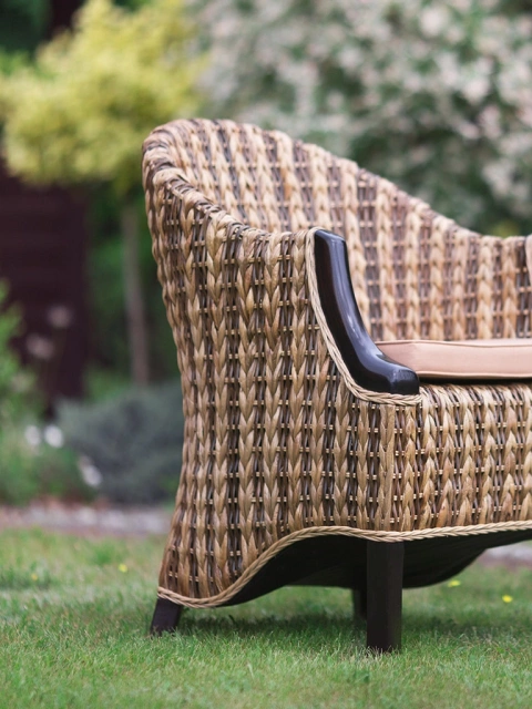 Stilisierter Holz-Rattan Stuhl Milano