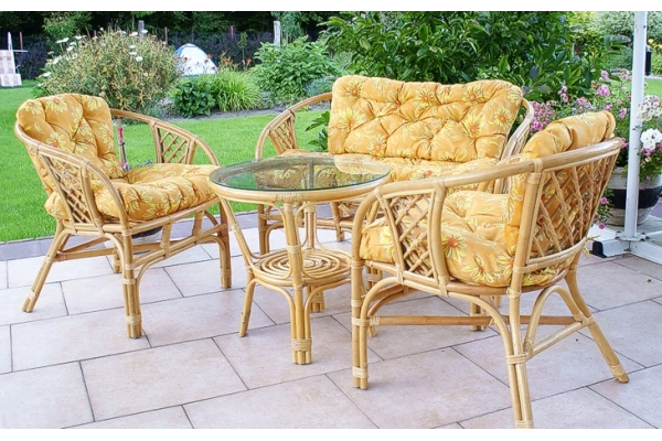 Komplette Möbel aus natürlichem Rattan, veredelt in der Farbe Honigbraun - m05