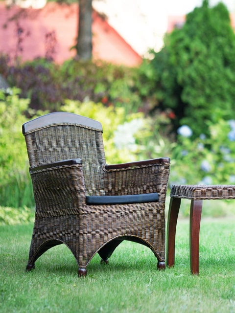 Holz-Rattan-Möbel Brescia