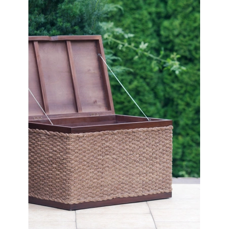 Drewniana skrzynia z abaki