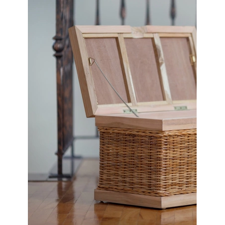 Drewniana skrzynia z wiklina m46s