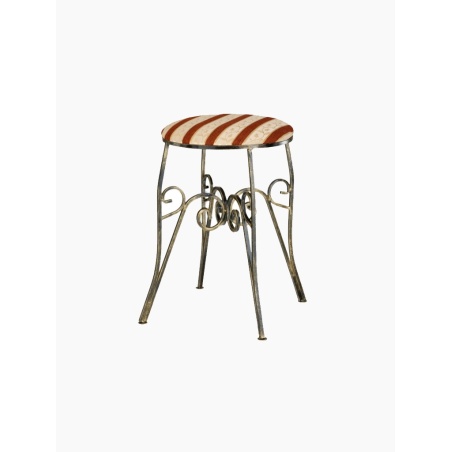 Geschmiedeter, stilvoller Hocker.