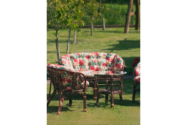 Rattan-Gartenmöbel für vier Personen mit dicken M06-Kissen