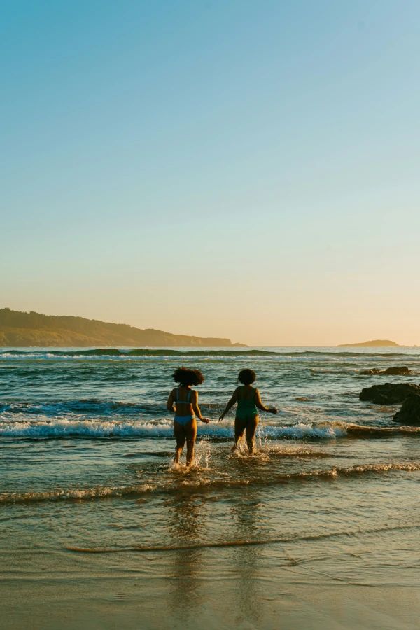körperliche Aktivität, Bewegung im Freien, Laufen am Wasser