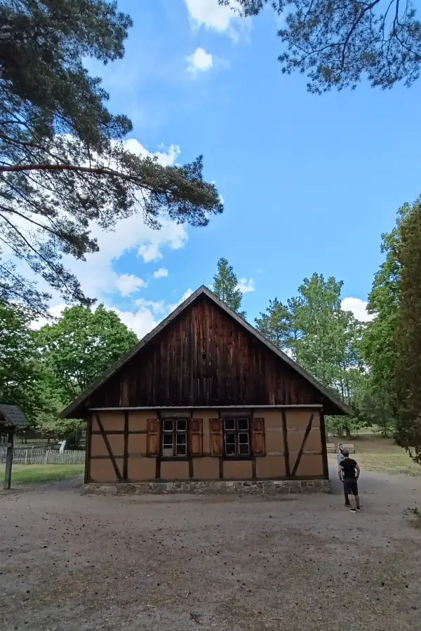 Kašubsko Wdzydze park škola drevená