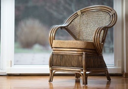 Haus mit Rattansessel