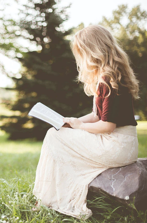 čítanie v lone prírody
