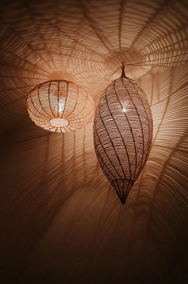 Lampe aus natürlichem Rattan