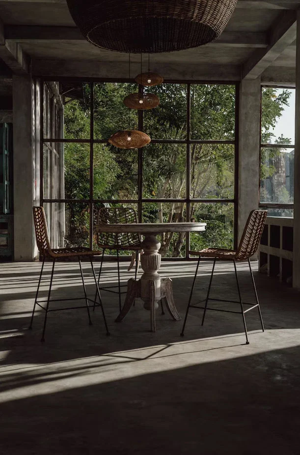 meble rattanowe industrialne surowe