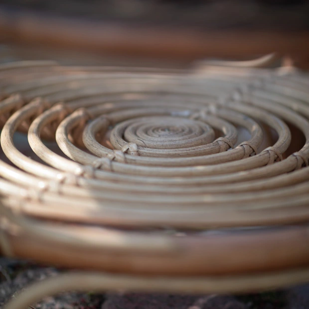 półeczka rattanowa od stolika kawowego