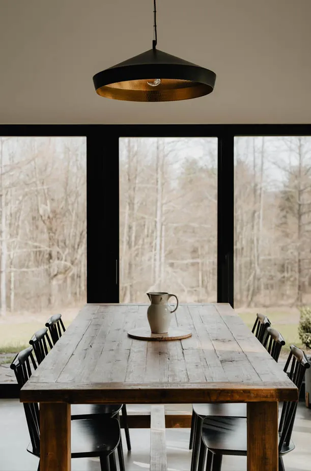 Wohnzimmer-Inspiration mit Esstisch aus Holz